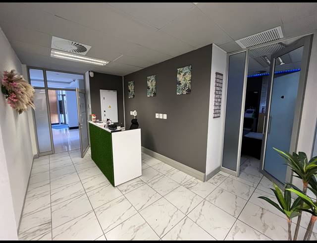 116M² OFFICE TO LET IN CENTURY CITY
